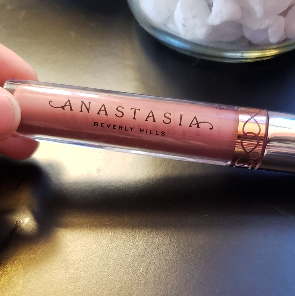 Anastasia Beverly Hills liquid lipstick